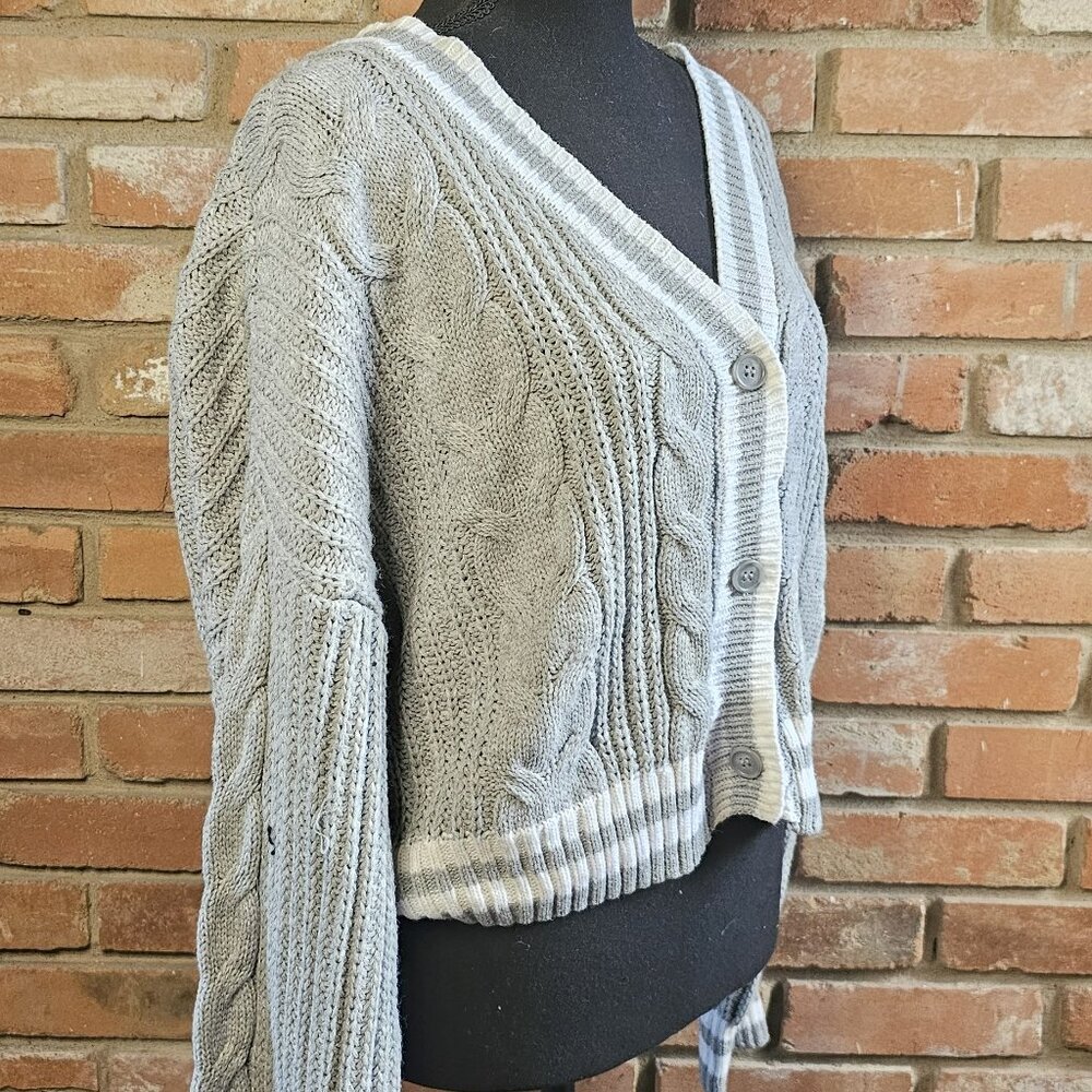 SO Grey Cable Knit Cropped Cardigan – Size XL